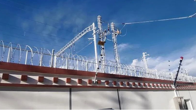 在海拔3700米高原裝電子圍欄是什么體驗(yàn)？ 打卡西藏第一條電氣化鐵路