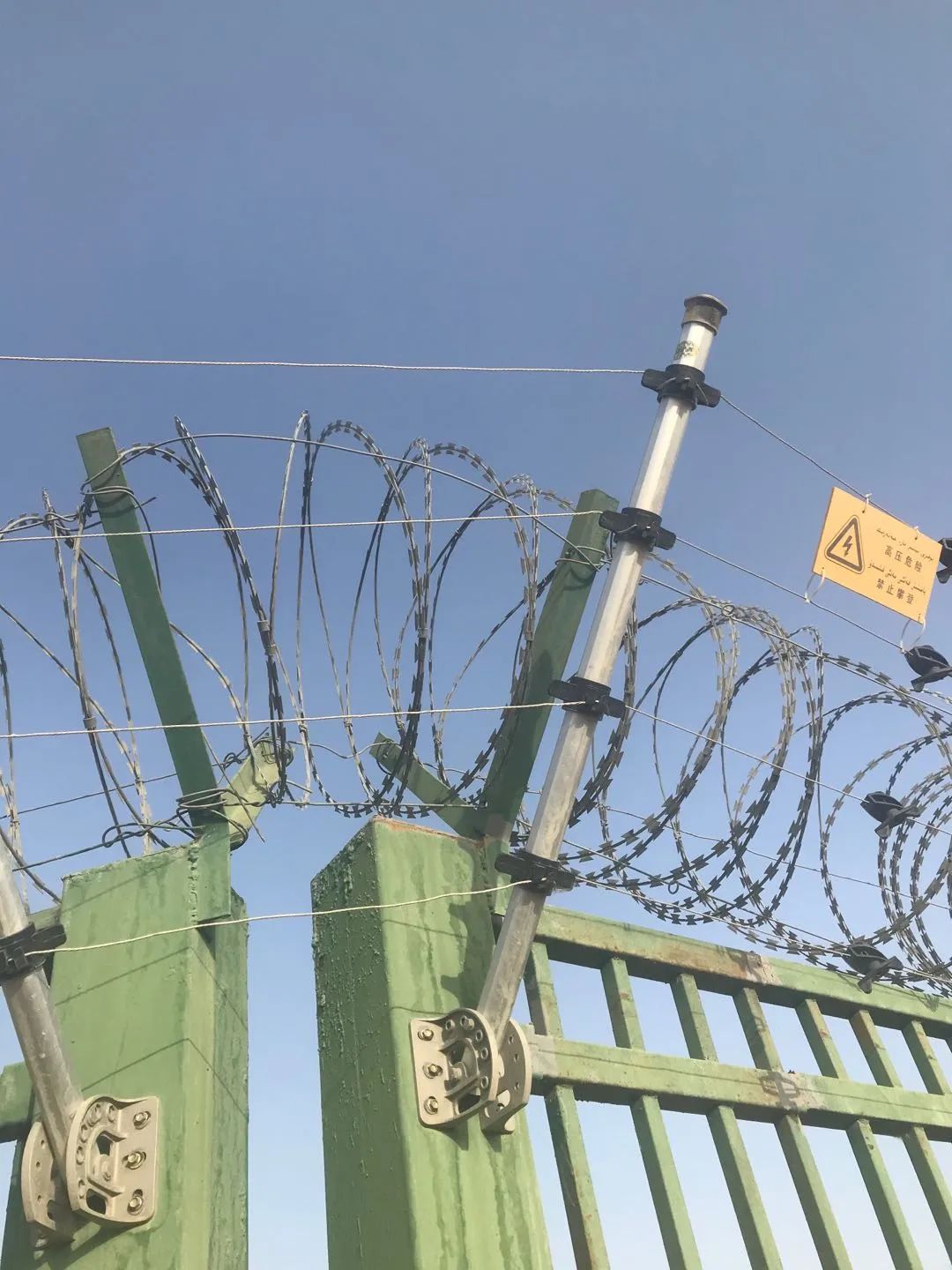 在長(zhǎng)達(dá)10100米戈壁沙漠裝電子圍欄，塔里木油田真的選對(duì)了！(圖10)