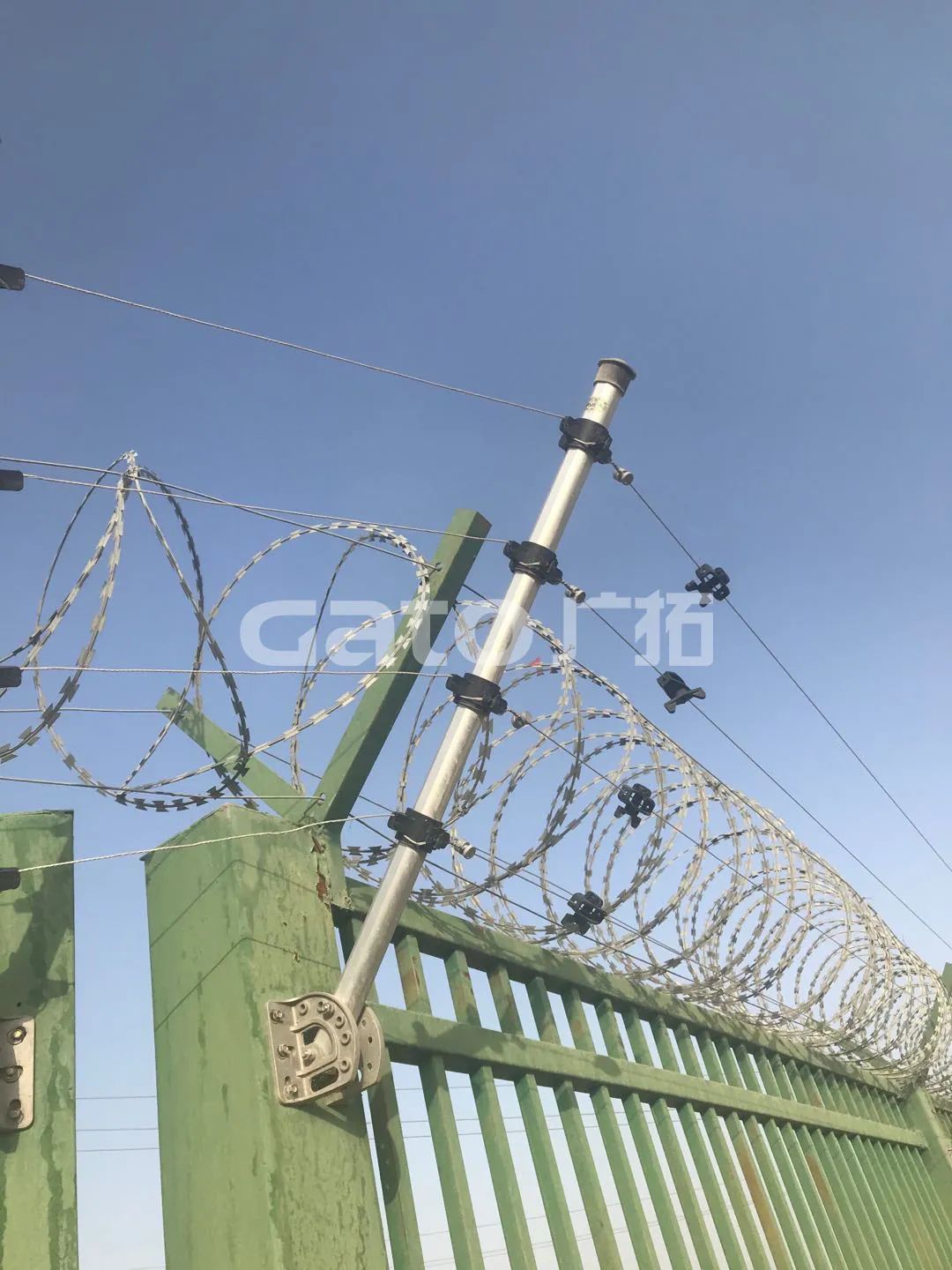 在長(zhǎng)達(dá)10100米戈壁沙漠裝電子圍欄，塔里木油田真的選對(duì)了！(圖13)