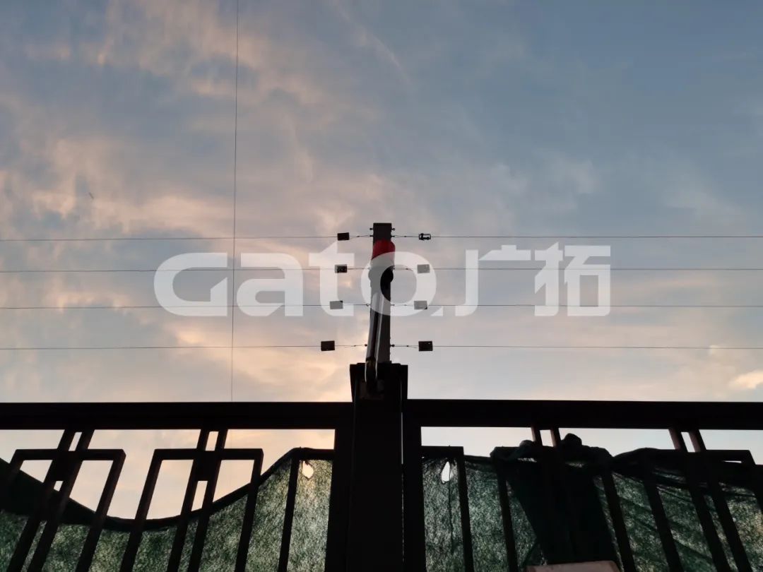 校園周界安防標(biāo)桿案例，鄭州一八國際學(xué)校(圖13)