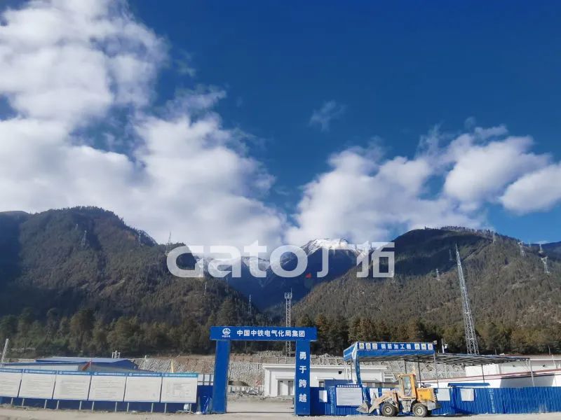 在海拔3700米高原裝電子圍欄是什么體驗(yàn)？ 打卡西藏第一條電氣化鐵路(圖3)