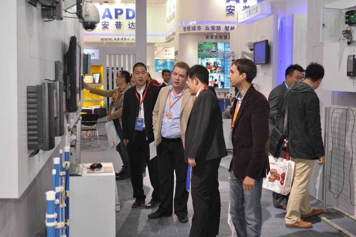 廣拓脈沖電子圍欄及高清攝像機(jī)獲“平安城市建設(shè)推薦優(yōu)秀安防產(chǎn)品”(圖1)